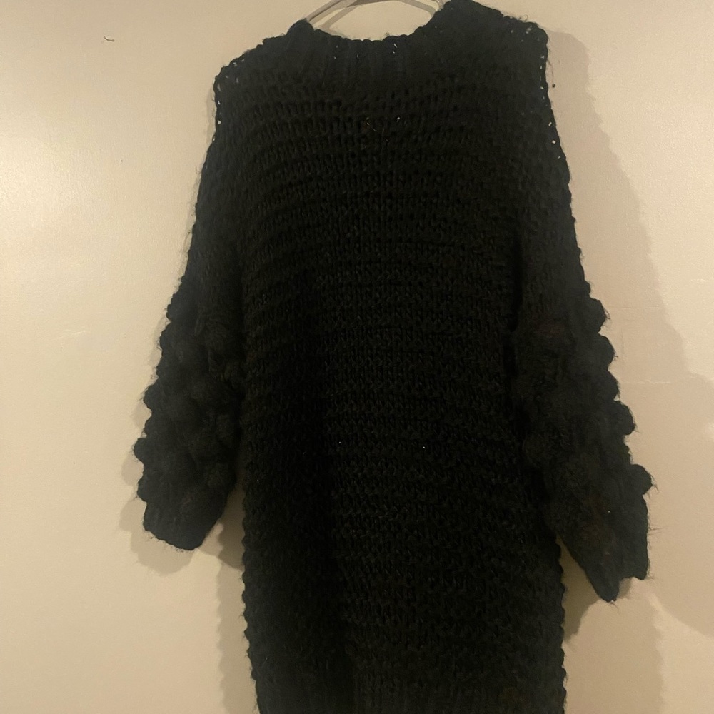 ⭐️ 3 for $10 Black Bubble Sleeve Sweater Dress